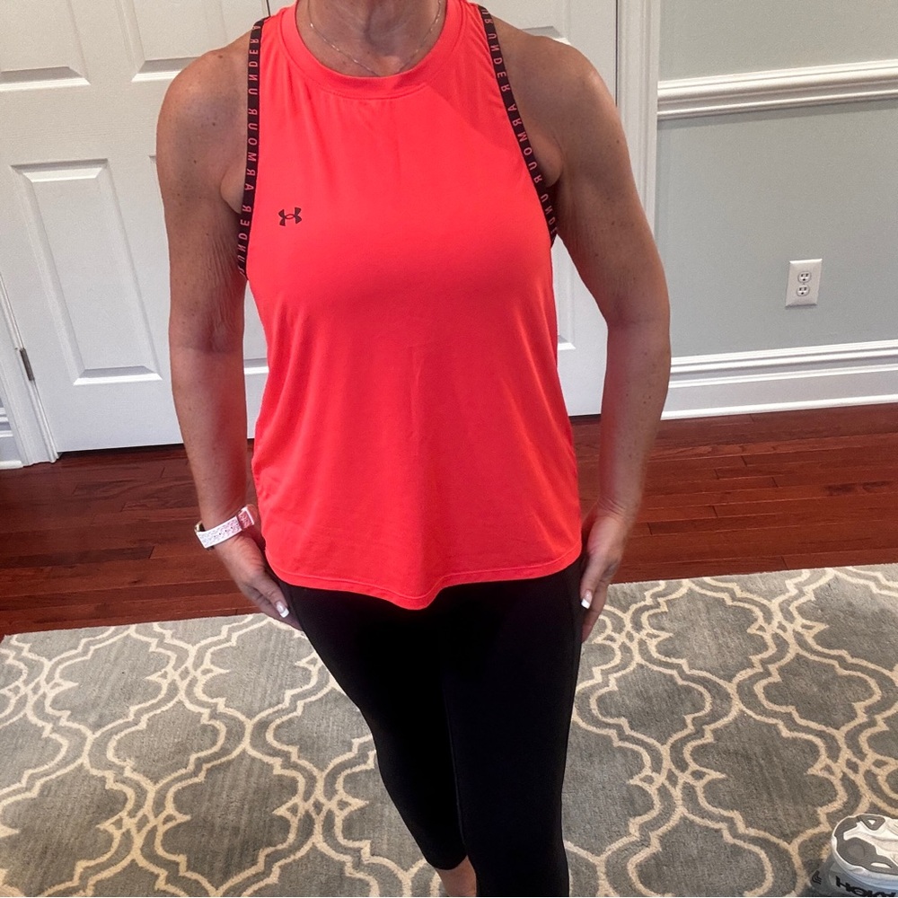 Under Armour Dark Coral Sleeveless Relaxed Workout Tank Top: SIZE M